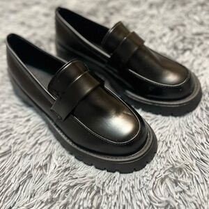 Women’s Loafers shoes (Used like New) size 41 shoes